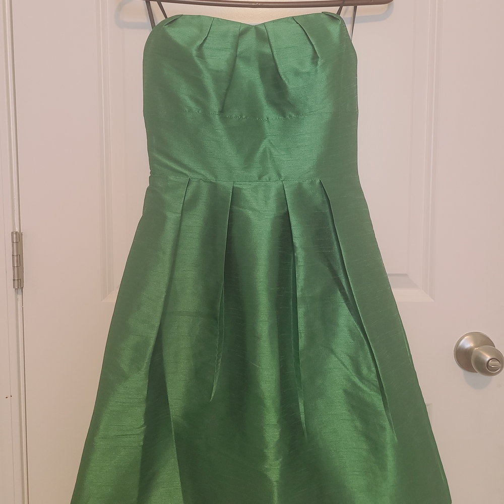 Elegant Emerald Green Cocktail Dress by Anna Elyse